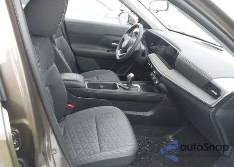 2025 Nissan Kicks Sv Intelligent Awd z USA, uszkodzony, nr VIN 3N8AP6CB5SL429550